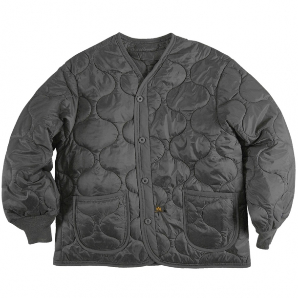 Подстежка к куртке M-65 Alpha Ind. (черная) Материал: 100% нейлон;
Утеплитель: 100% полиэстер;
Цвет: черный (Black);
Производитель: Alpha Industries (США).