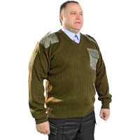 Форменный свитер зеленый